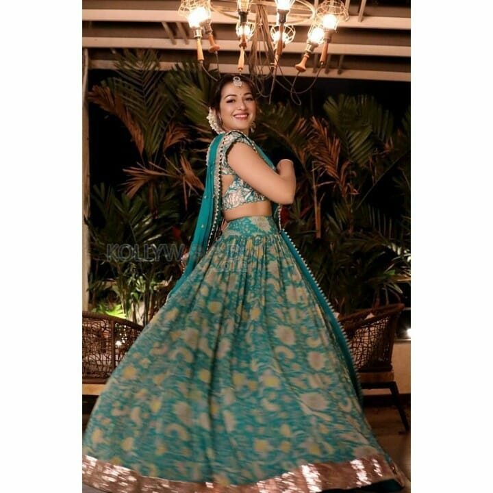 Actress Catherine Tresa New Year Photoshoot Stills