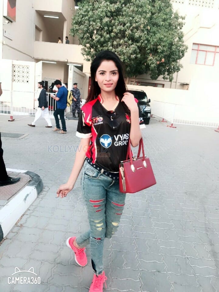 Actress Gehana Vasisth At Cricket Stadium Photos