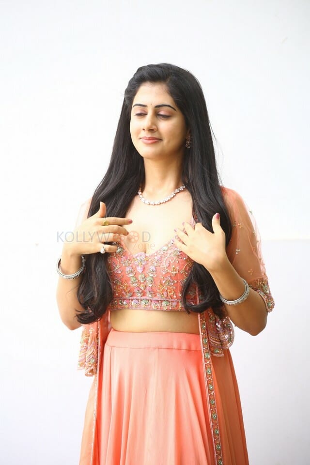 Actress Gehna Sippy at Chor Bazar Movie Press Meet Photos 22