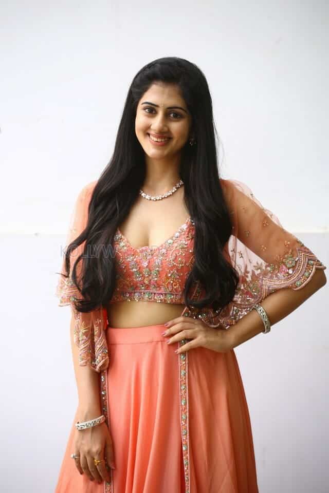 Actress Gehna Sippy at Chor Bazar Movie Press Meet Photos 24