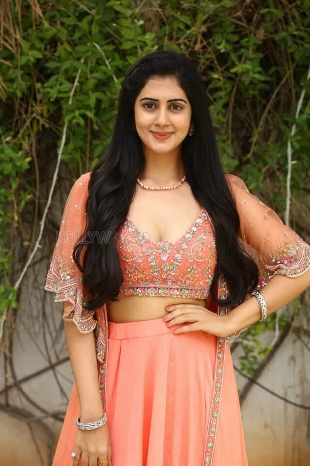 Actress Gehna Sippy at Chor Bazar Movie Press Meet Photos 27