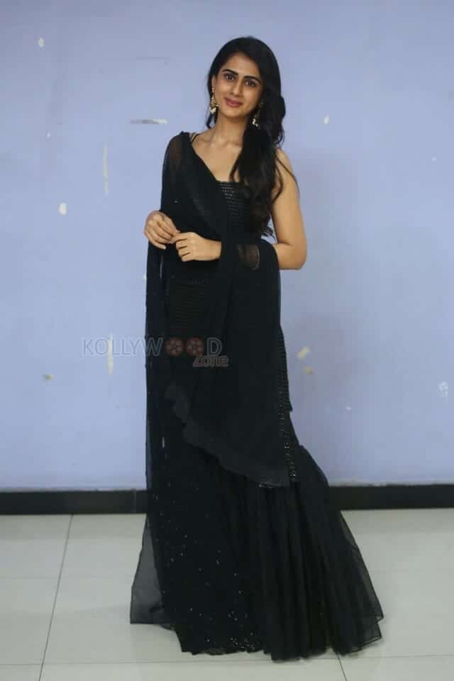 Actress Gehna Sippy at Gaalodu Movie Press Meet Pictures 36