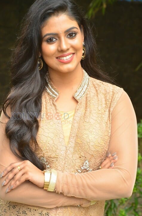 Actress Iniya New Pics