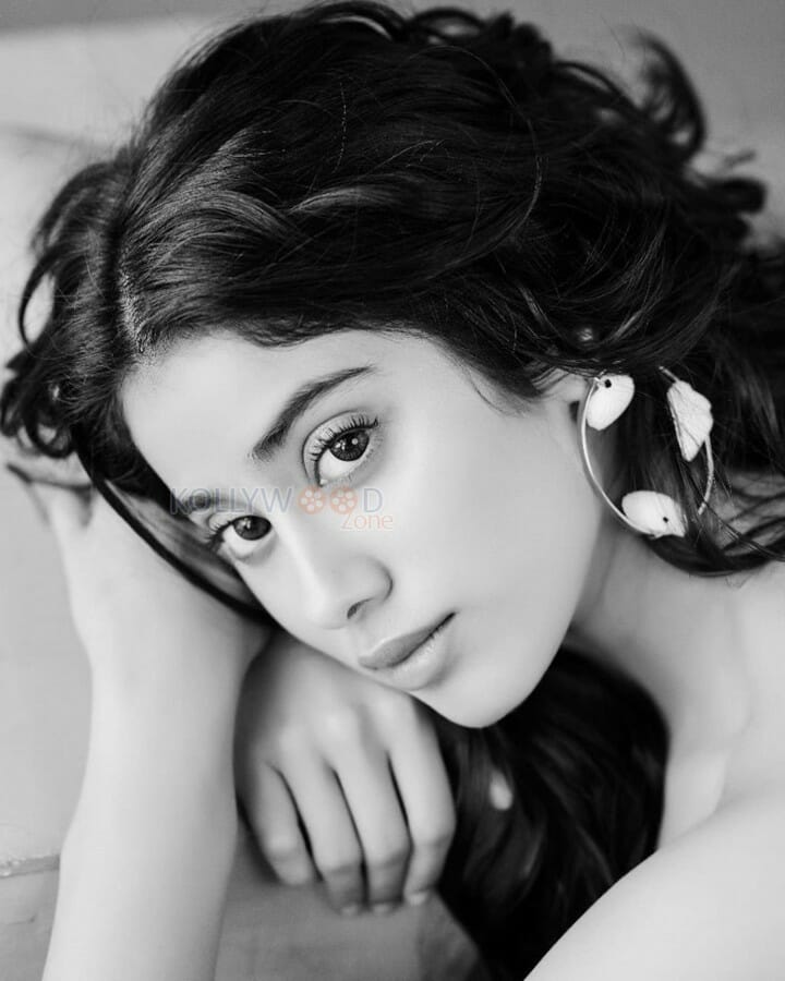 Actress Janhvi Kapoor Black And White Pictures