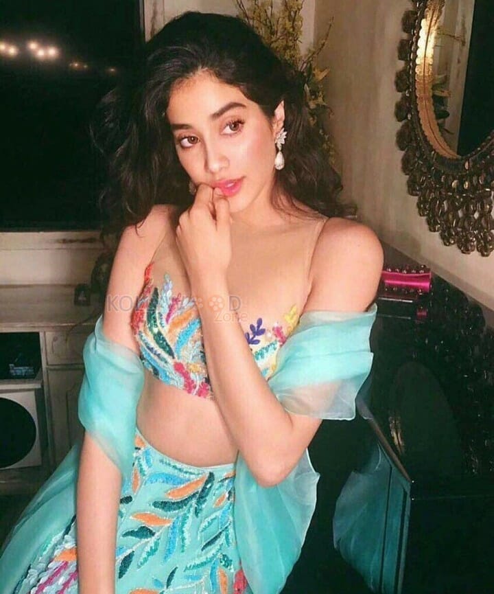 Actress Janhvi Kapoor Pics