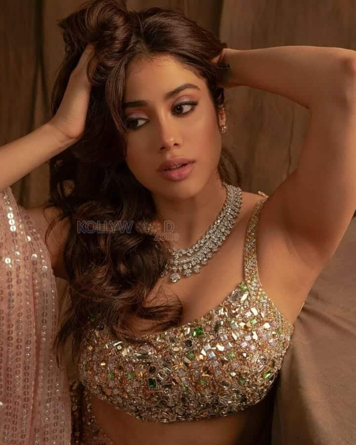 Actress Janhvi Kapoor in a dreamy Photoshoot Pictures 03