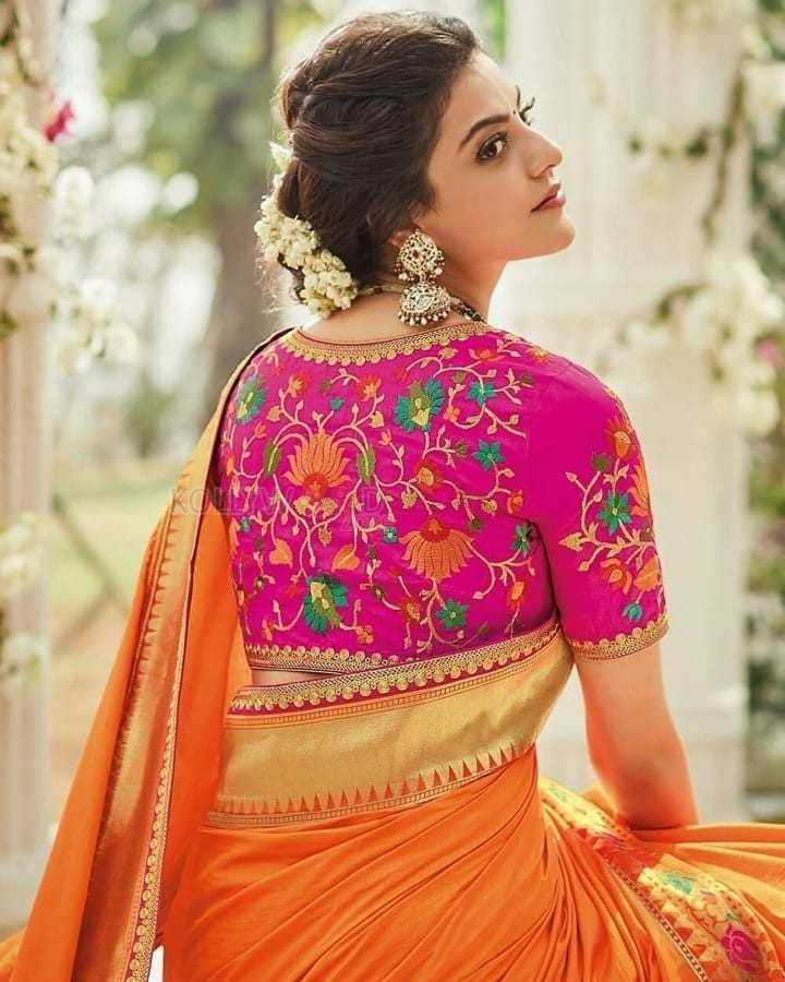 Actress Kajal Aggarwal Beautiful Saree Pictures