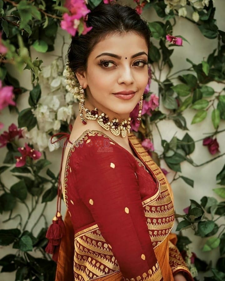 Actress Kajal Aggarwal Beautiful Saree Pictures