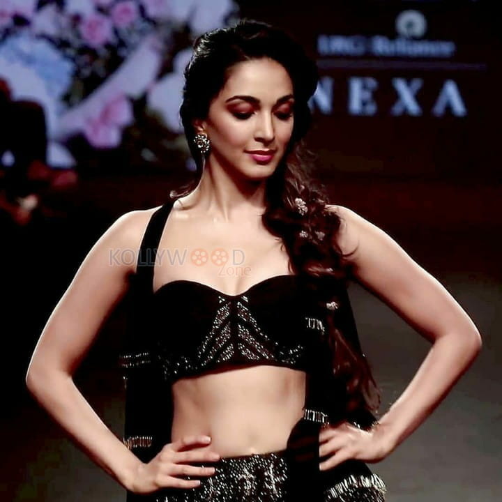 Actress Kiara Advani Sexy Rampwalk Pictures