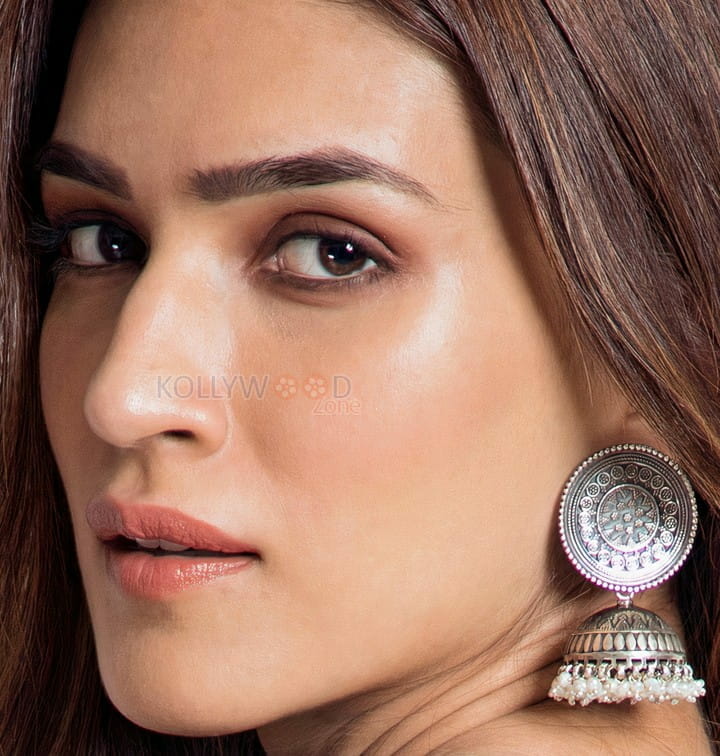 Actress Kriti Sanon Closeup Photo