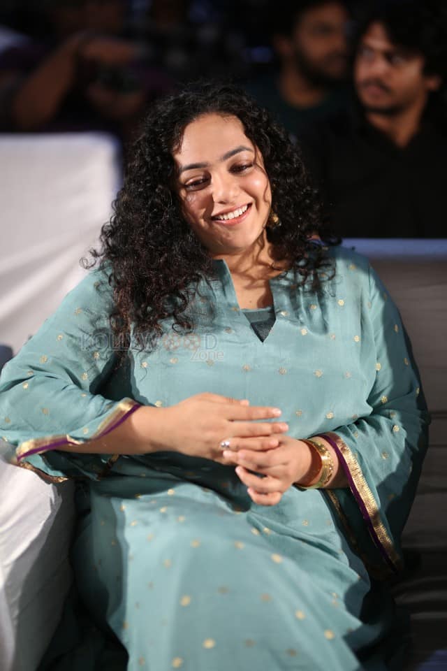 Actress Nithya Menen at Thalaivan Thalaivii Pre Release Event Photos 05