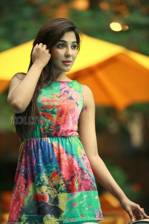 Actress Parvathi Nair Photoshoot Pictures