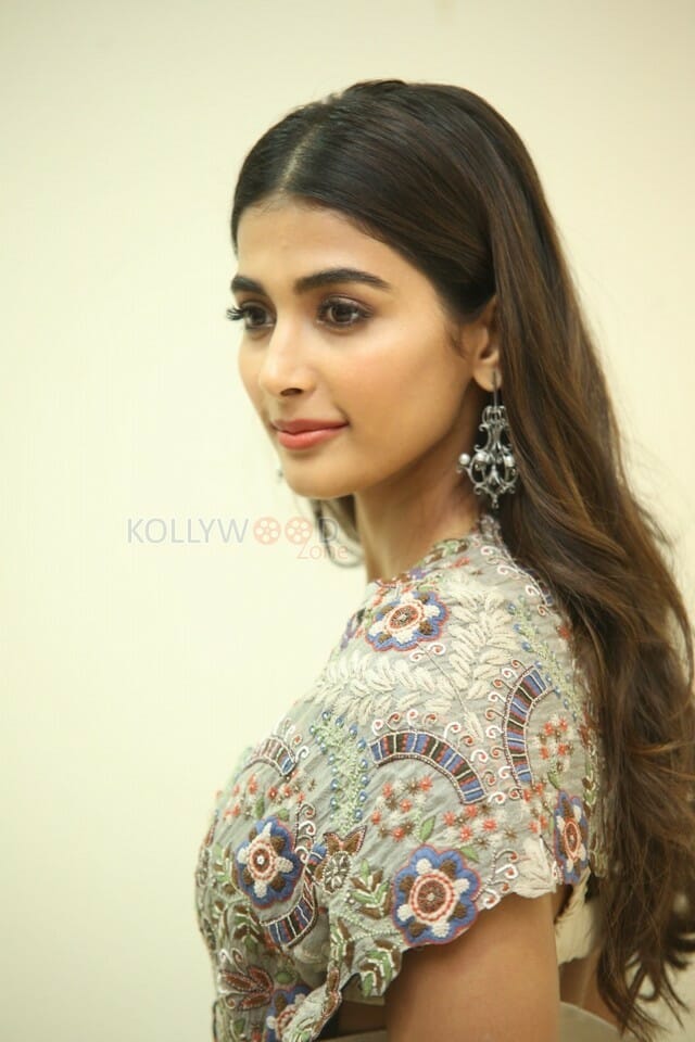 Actress Pooja Hegde At Sakshyam Movie Audio Launch Photos