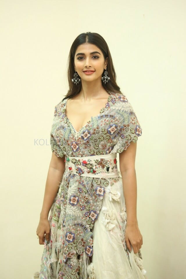Actress Pooja Hegde At Sakshyam Movie Audio Launch Photos