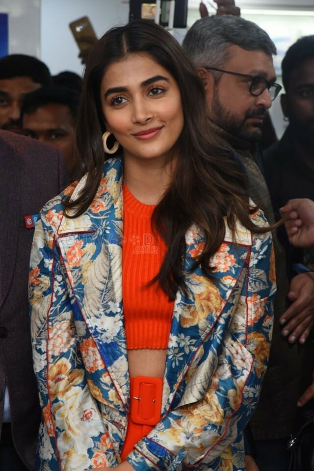 Actress Pooja Hegde At The Launch Of Samsung Galaxy S At Big C Madhapur Photos