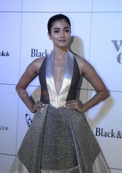 Actress Pooja Hegde Hot Cleavage Photos
