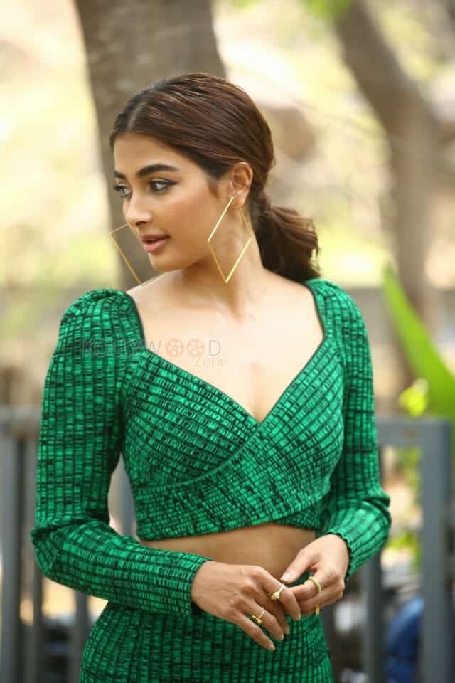 Actress Pooja Hegde Ultra Glam at Radhe Shyam Promotions Pictures 38