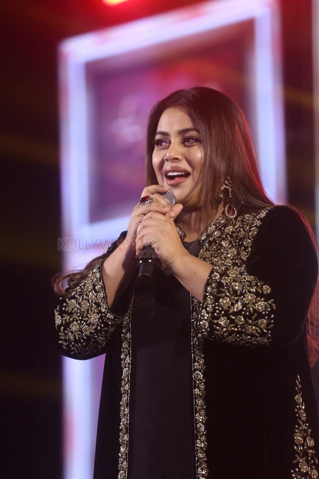 Actress Poorna at Akhanda 2 Movie Pre Release Event Stills 09