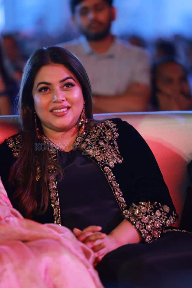 Actress Poorna at Akhanda 2 Movie Pre Release Event Stills 15