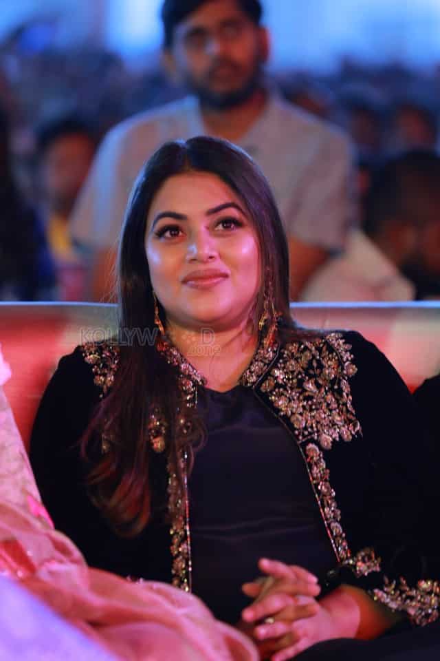 Actress Poorna at Akhanda 2 Movie Pre Release Event Stills 16