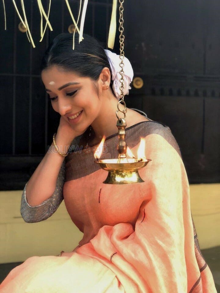 Actress Raai Laxmi Hot Sexy Pictures