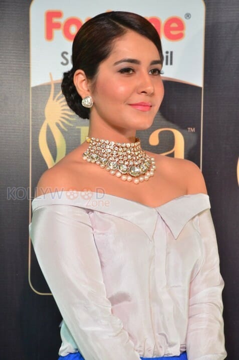 Actress Raashi Khanna At Iifa Utsavam Pictures