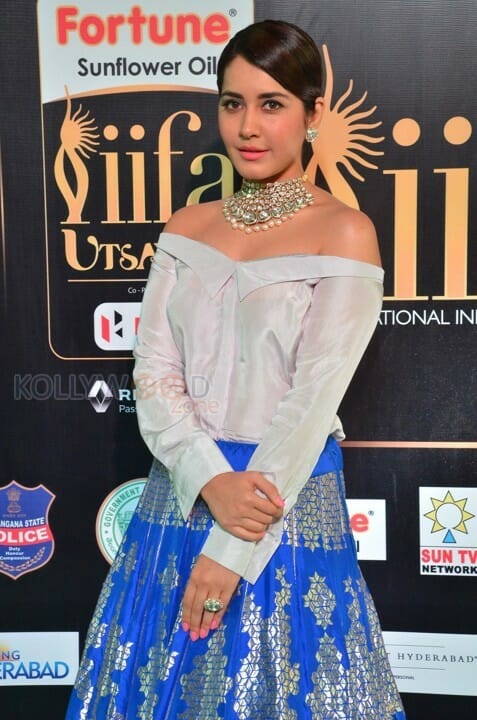 Actress Raashi Khanna At Iifa Utsavam Pictures