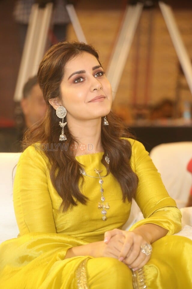 Actress Raashi Khanna At Kousalya Krishnamurthy Pre release Event Photos