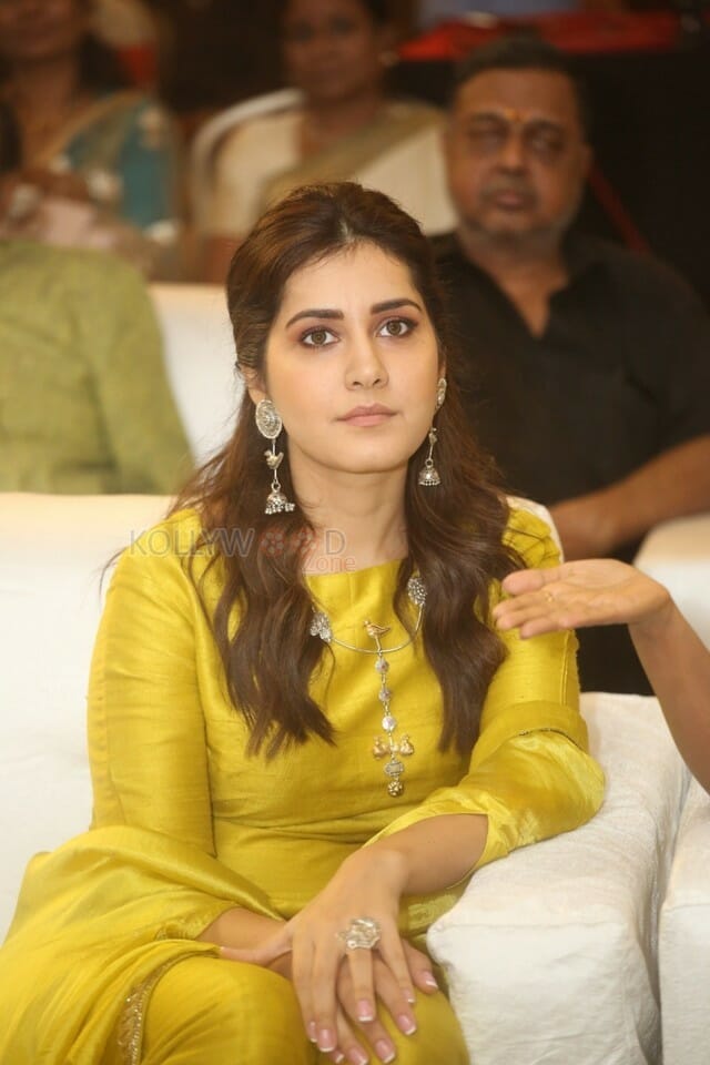 Actress Raashi Khanna At Kousalya Krishnamurthy Pre release Event Photos