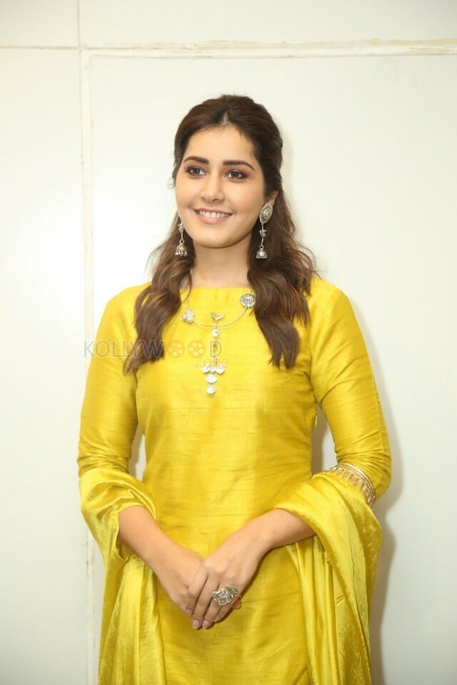 Actress Raashi Khanna At Kousalya Krishnamurthy Pre release Event Photos