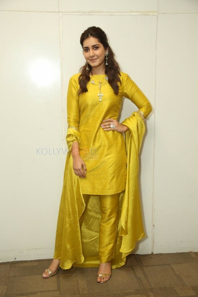 Actress Raashi Khanna At Kousalya Krishnamurthy Pre release Event Photos