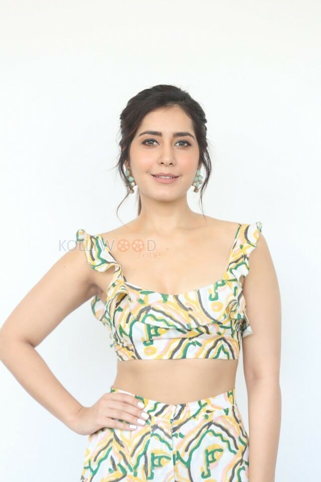 Actress Raashi Khanna At Prathi Roju Pandage Movie Interview Photos