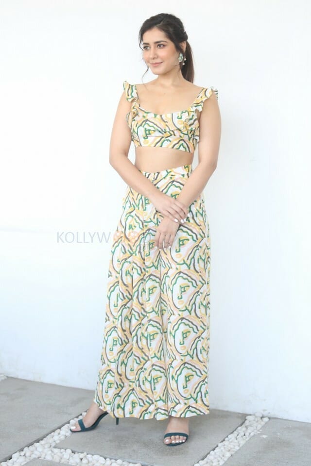 Actress Raashi Khanna At Prathi Roju Pandage Movie Interview Photos