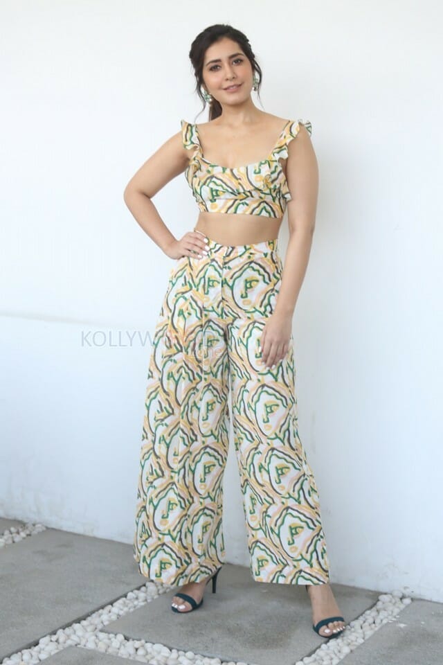 Actress Raashi Khanna At Prathi Roju Pandage Movie Interview Photos