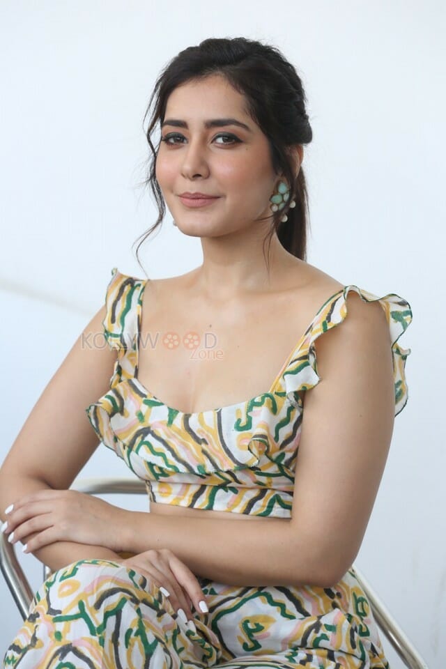 Actress Raashi Khanna At Prathi Roju Pandage Movie Interview Photos