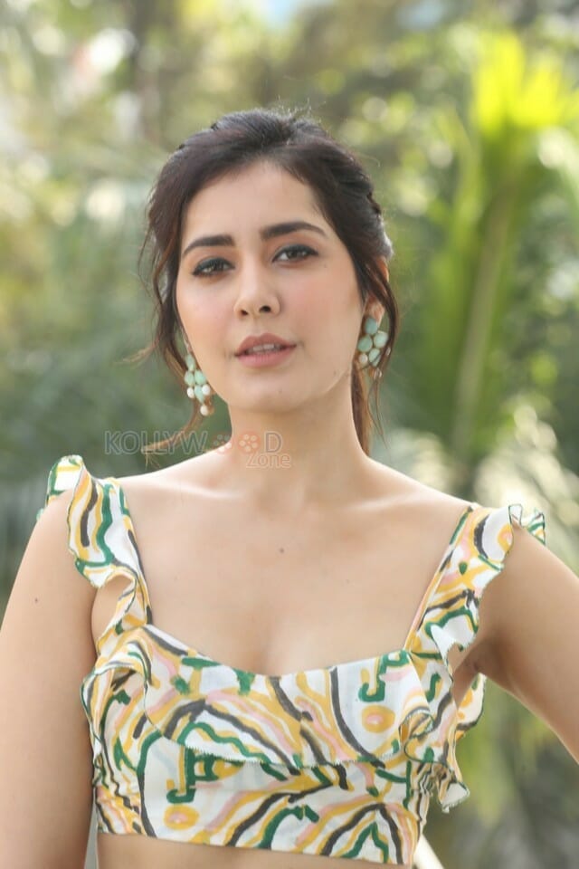 Actress Raashi Khanna At Prathi Roju Pandage Movie Interview Photos