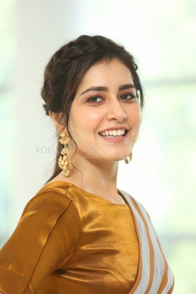 Actress Raashi Khanna At Prati Roju Pandage Movie Thanks Meet Pictures