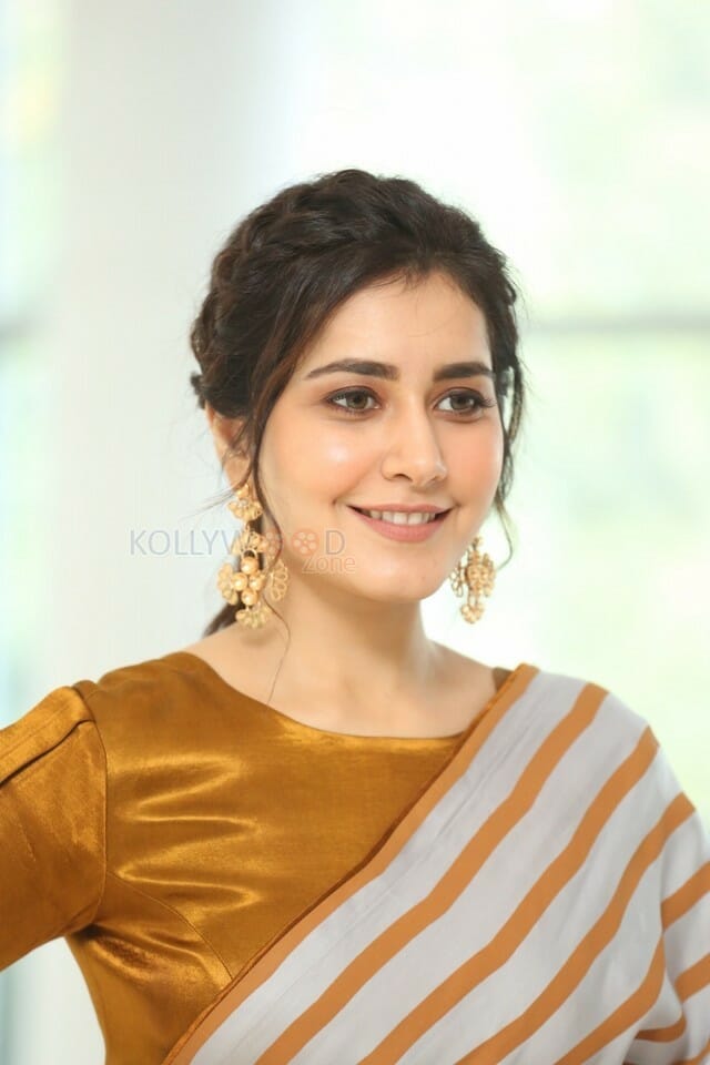 Actress Raashi Khanna At Prati Roju Pandage Movie Thanks Meet Pictures