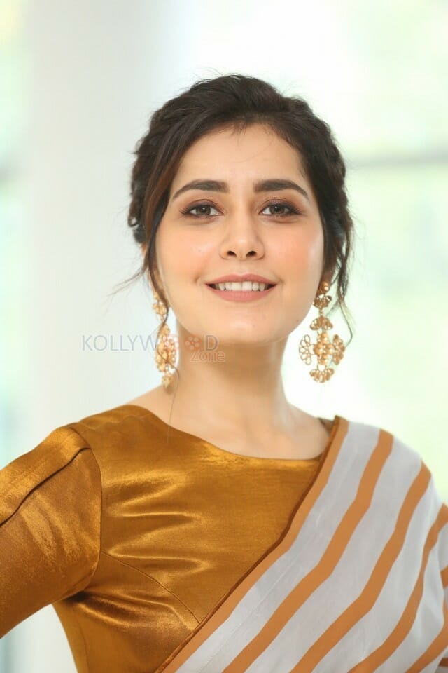 Actress Raashi Khanna At Prati Roju Pandage Movie Thanks Meet Pictures