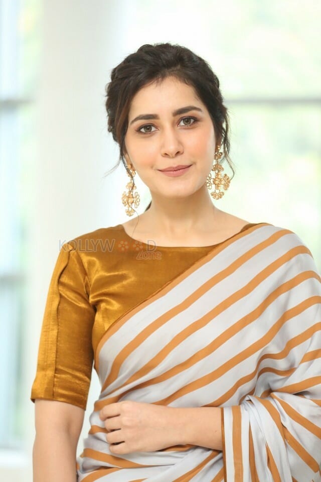 Actress Raashi Khanna At Prati Roju Pandage Movie Thanks Meet Pictures