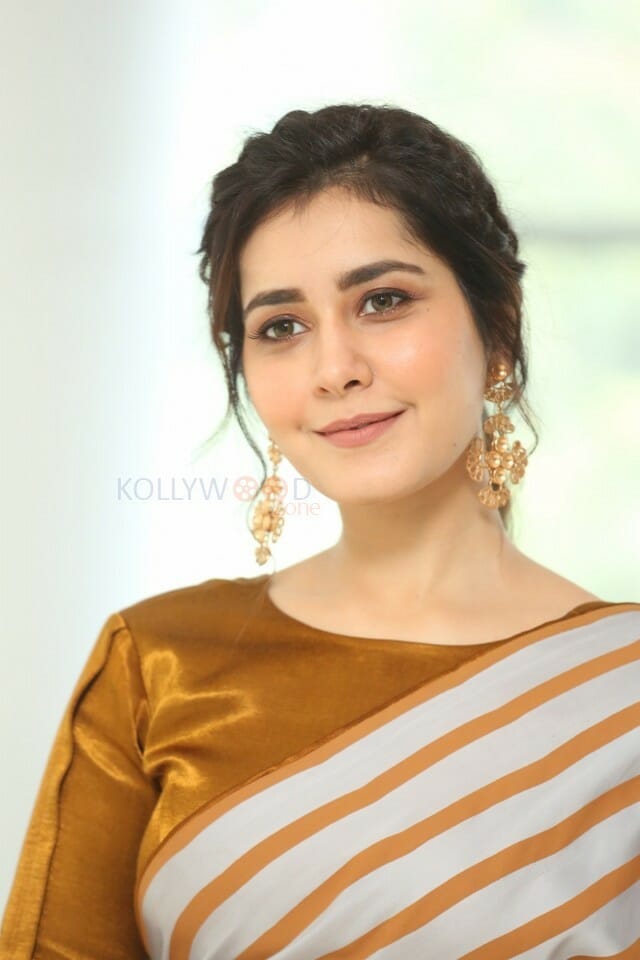 Actress Raashi Khanna At Prati Roju Pandage Movie Thanks Meet Pictures