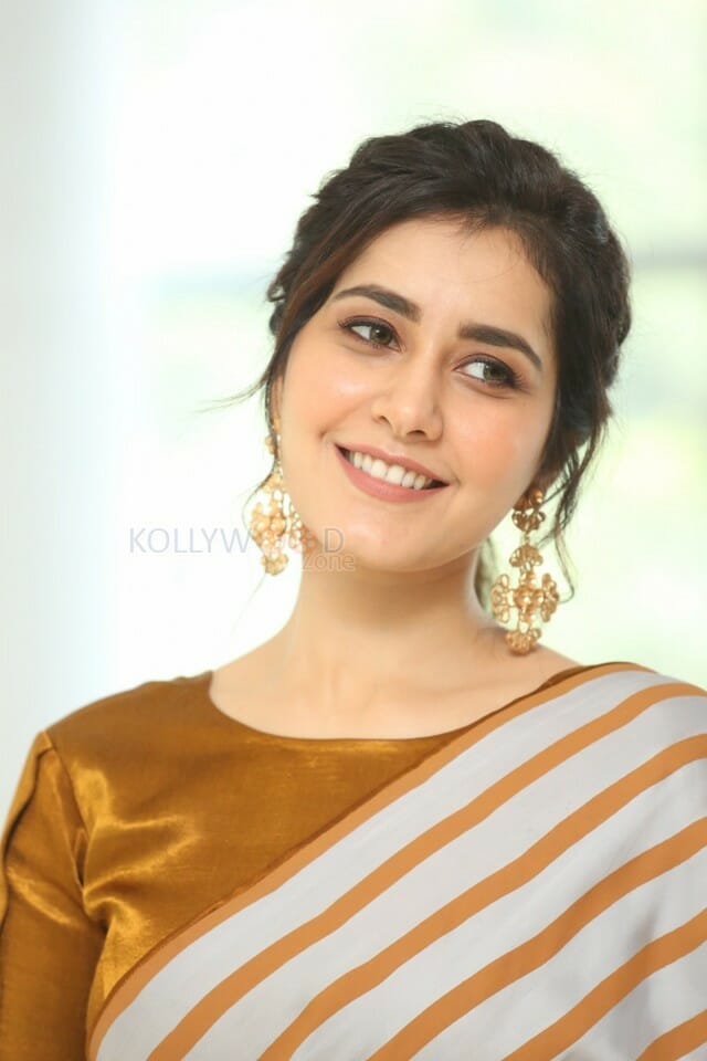 Actress Raashi Khanna At Prati Roju Pandage Movie Thanks Meet Pictures