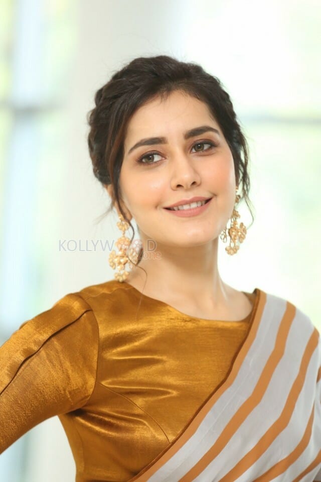Actress Raashi Khanna At Prati Roju Pandage Movie Thanks Meet Pictures