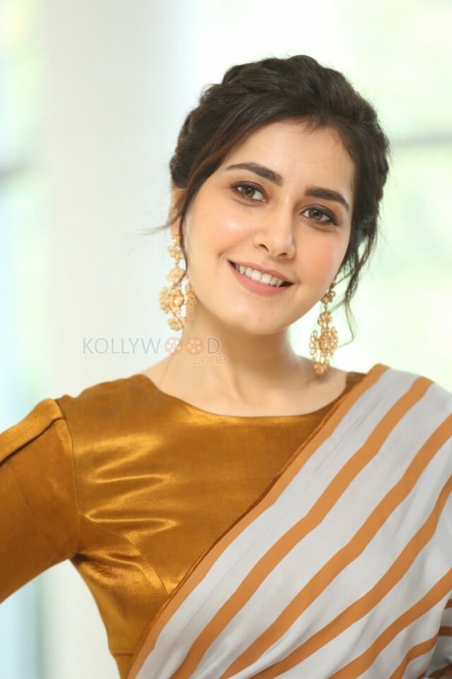 Actress Raashi Khanna At Prati Roju Pandage Movie Thanks Meet Pictures