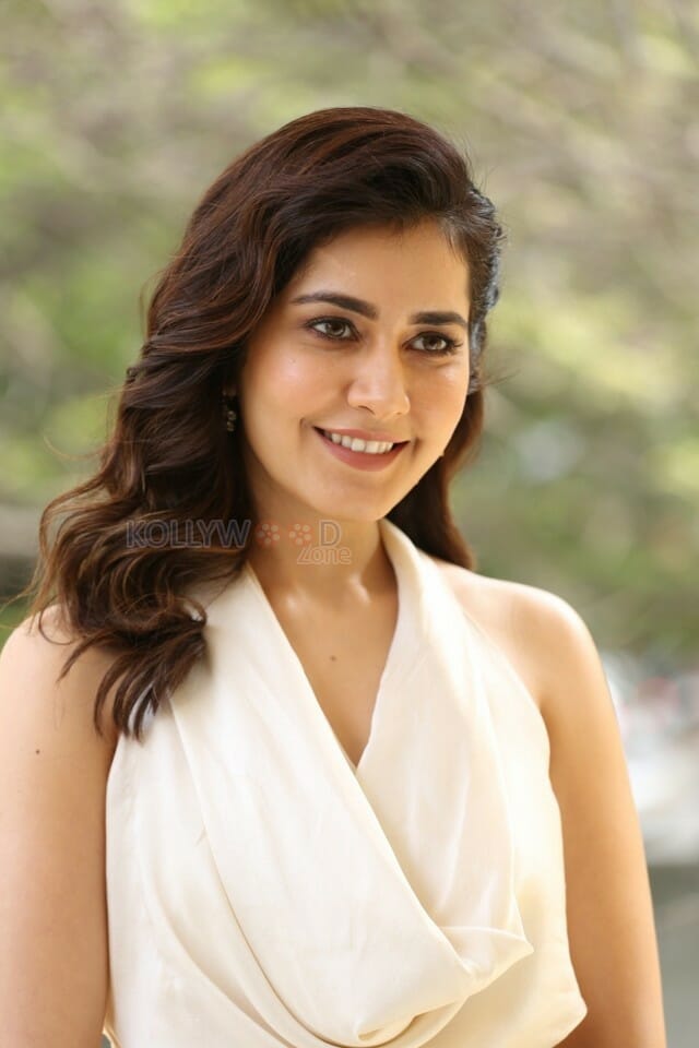 Actress Raashi Khanna At World Famous Lover Movie Interview Pictures