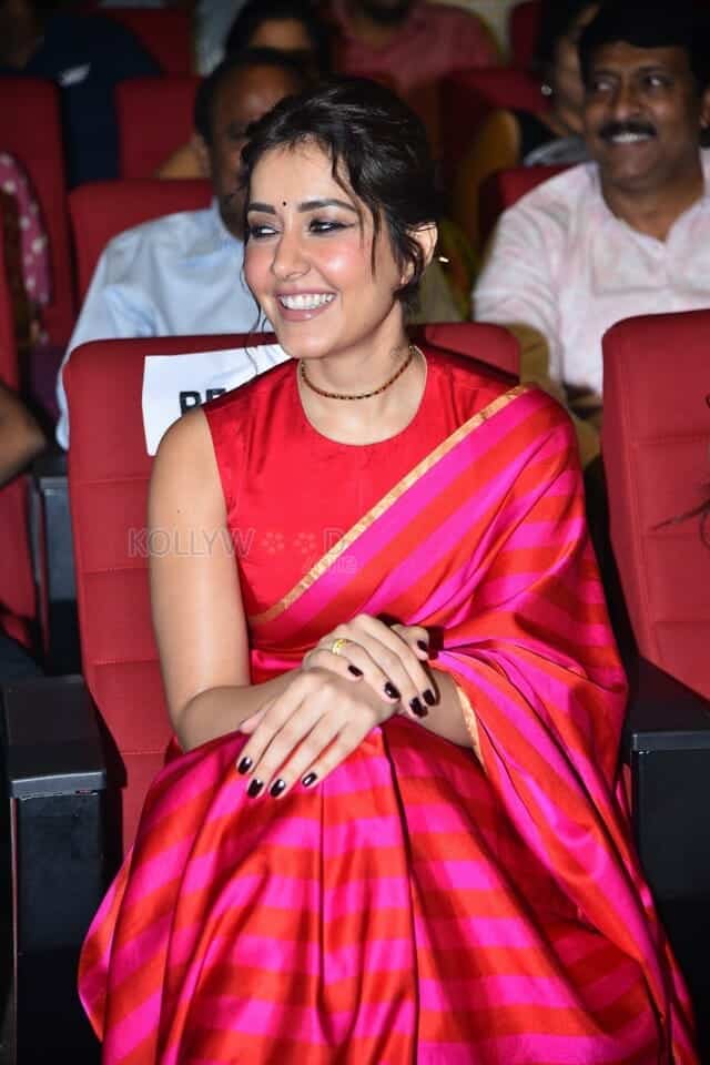 Actress Raashi Khanna at Pakka Commercial Movie Pre Release Event Photos 05