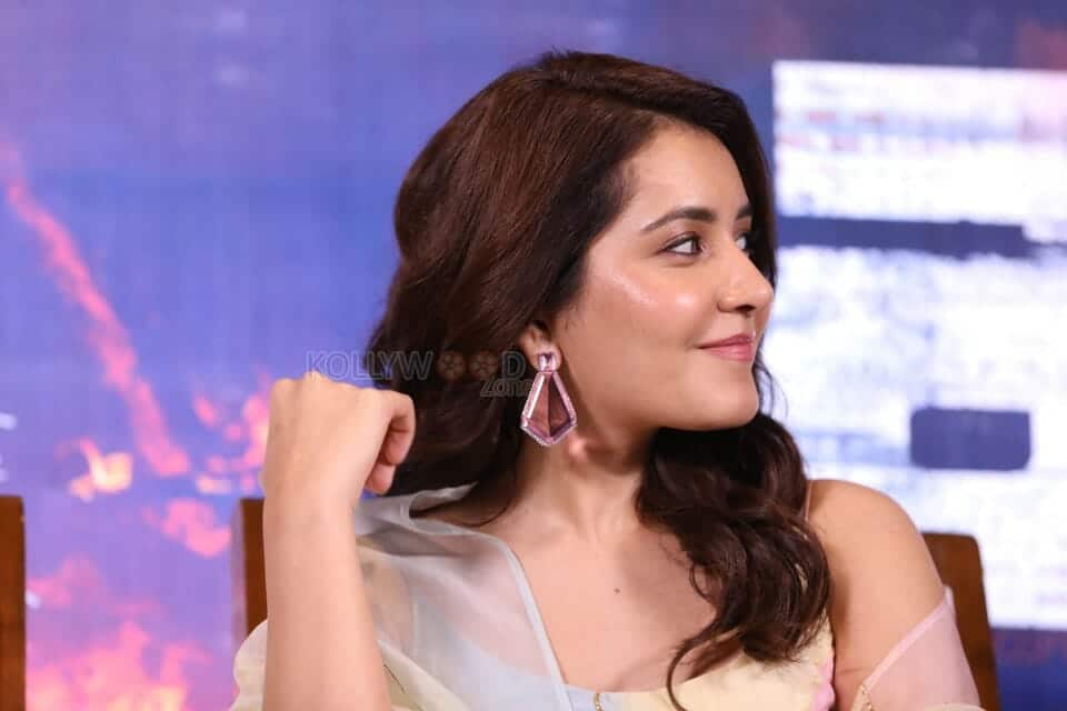 Actress Raashi Khanna at Sardar Movie Press Meet Pictures 04