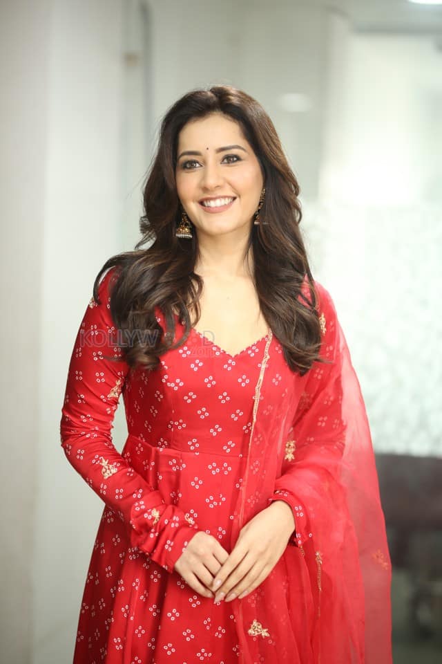 Actress Raashi Khanna at Telusu Kada Movie Interview Pictures 15