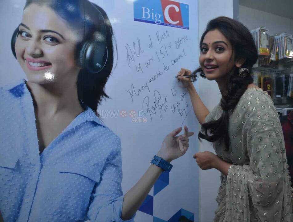 Actress Rakul Preet Singh Launches Big C Show Room At Kurnool Photos