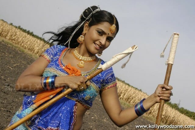 Actress Ramya Nambeesan Pictures
